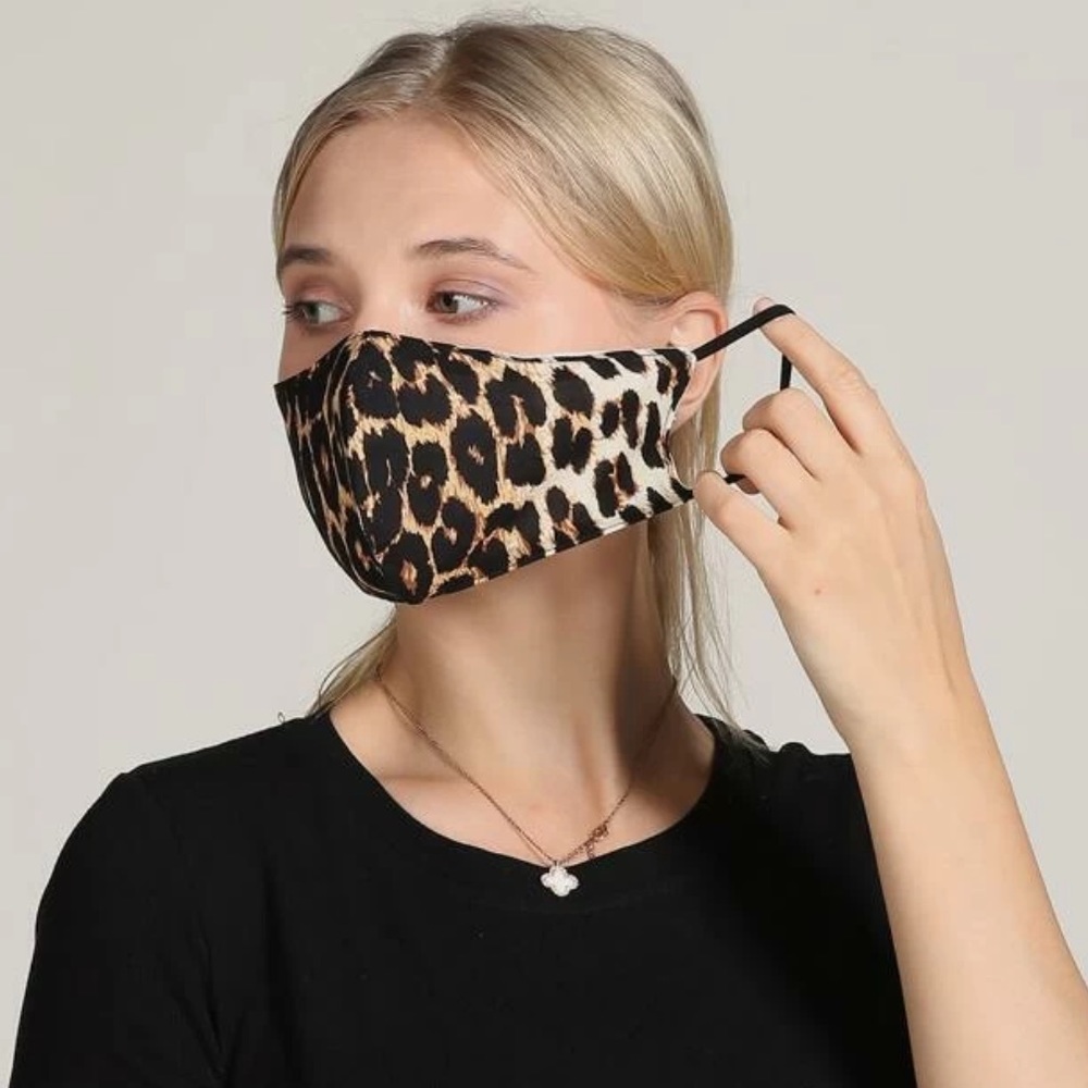 🔥3/$20🔥Leopard Print Adjustable Face Mask - Picture 2 of 7